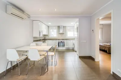 Una cocina o zona de cocina en Hauzify I Apartament Edelweiss