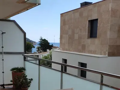 Un balcón o terraza de Apartamento a 150 metros de la playa en la Fosca