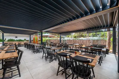 Un restaurante o sitio para comer en Camping Bella Terra