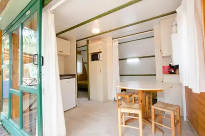 Una cocina o zona de cocina en Camping Relax Ge