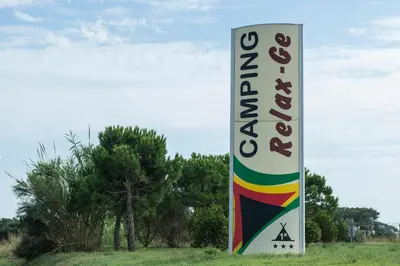 Certificado, premio, señal o documento que está expuesto en Camping Relax Ge