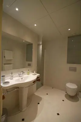 Un baño de Beautifully furnished luxury apartment in Barri Vell, Girona