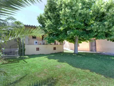 Jardín al aire libre en Holiday Home La Tilia II by Interhome