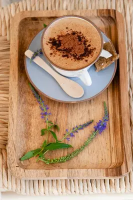 Utensilios para hacer té y café en Arkhé Hotel Boutique Pals