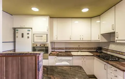 Una cocina o zona de cocina en Nice Apartment In Blanes With Kitchen