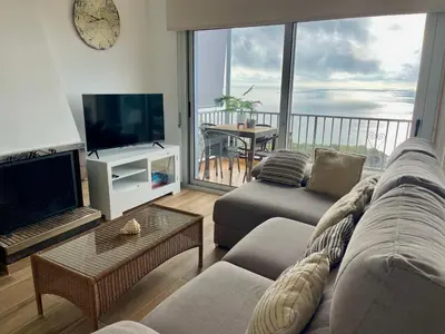 Una televisión o centro de entretenimiento en LA CASA BLUE , Mediterranean Boutique-Villa in Santa Cristina Beach