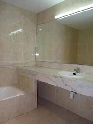 Un baño de Apartaments Tropic