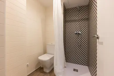 Un baño de Bravissimo Cort Reial Entresol A