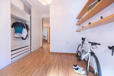 Montar en bicicleta en Bravissimo Sunset o alrededores