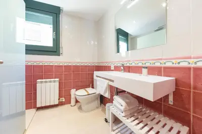 Un baño de Bravissimo Sant Pau, cozy apartment in the centre