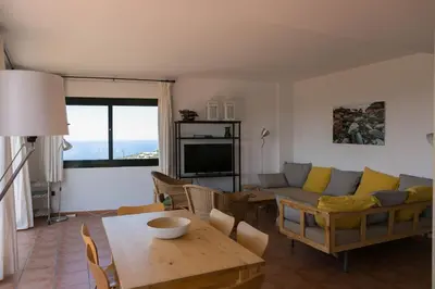 Zona de estar de 2 bedroom apartment in Begur center. Sea views terrace and pool Ref:H09