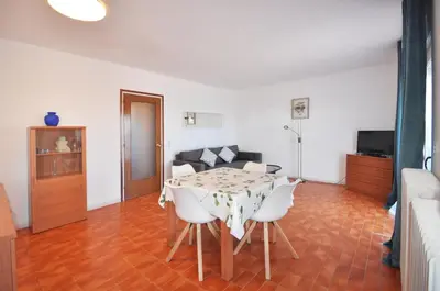 Una televisión o centro de entretenimiento en Apartment Doble-4CD