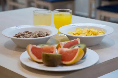 Comida en o cerca de este hotel
