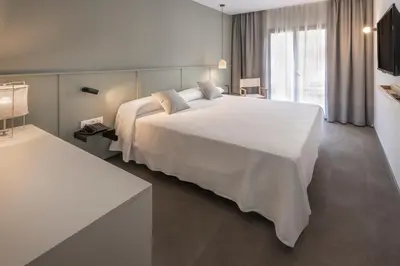 Cama o camas de una habitación en GHT Miratge - Only Adults 18 and up