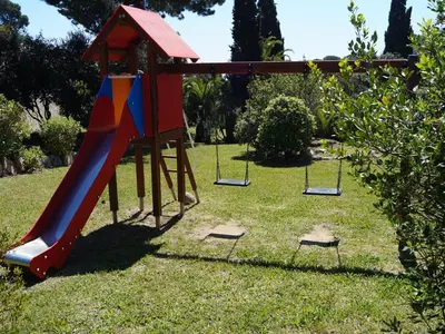 Zona de juegos infantil en H32