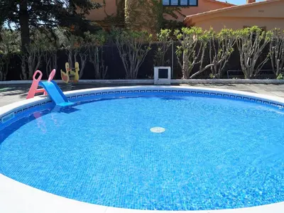 Piscina en o cerca de H32