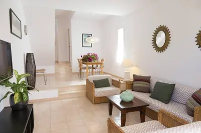 Zona de estar de Casa 11 - Parc Sant Ramon, descanso y armonía