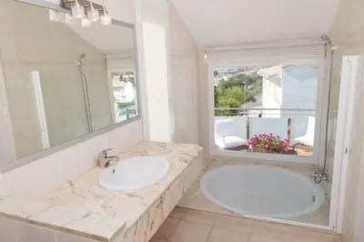 Un baño de Casa 11 - Parc Sant Ramon, descanso y armonía