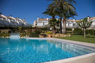 Piscina en o cerca de Casa 11 - Parc Sant Ramon, descanso y armonía
