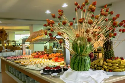Comida en o cerca de este hotel