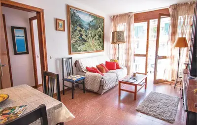 Zona de estar de Stunning Apartment In Pineda De Mar