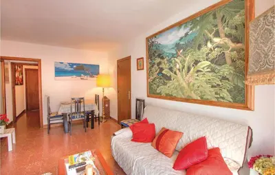 Zona de estar de Stunning Apartment In Pineda De Mar
