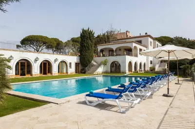 Piscina en o cerca de Villa Maricel