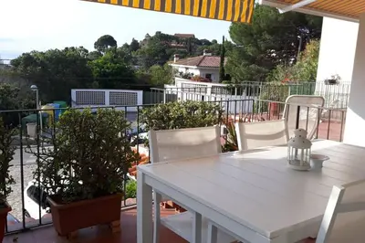 Un balcón o terraza de Apartamento Marimurtra Blanes con vistas al mar