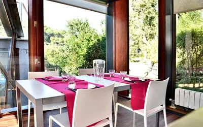 Jardín al aire libre en Villa Begur Hideaway con piscina privada