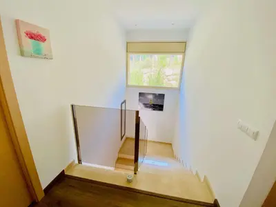 Una televisión o centro de entretenimiento en Luxury villa Investingspain with sea views, pool and jacuzzi