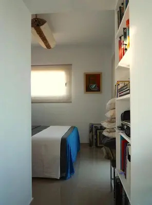 Biblioteca en el apartamento