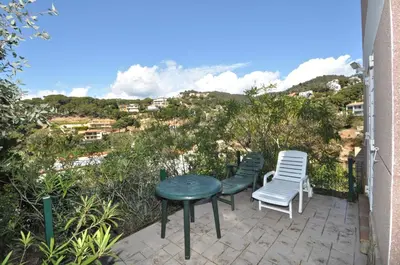 Vista general de una montaña o vista desde la villa