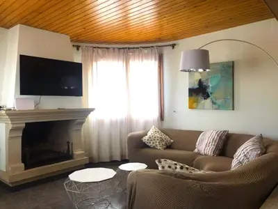 Una televisión o centro de entretenimiento en Villa Begur - Sa Fontansa