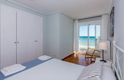 Cama o camas de una habitación en HomeHolidaysRentals Etoile