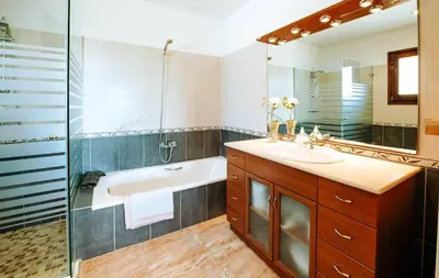 Un baño de Cal Nano (Casa Rural)
