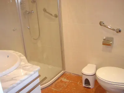 Un baño de Alexandra B-4