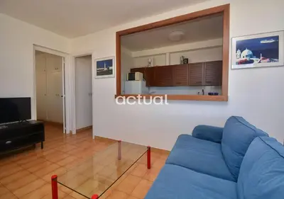 Una televisión o centro de entretenimiento en Tamarius 1-7