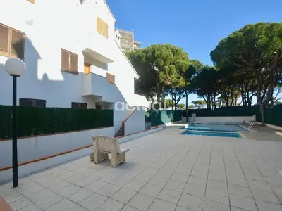Piscina en o cerca de Voramar Vii Bajos A