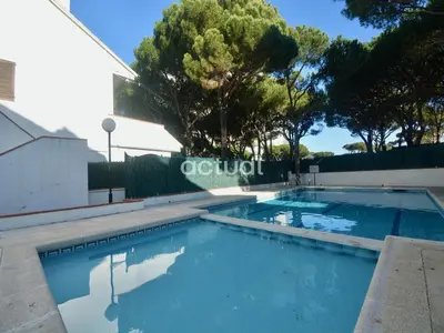 Piscina en o cerca de Voramar Vii Bajos A