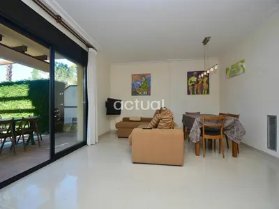Zona de estar de Xaloc Esc.B Bajos A