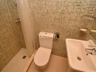 Un baño de Xaloc Esc.B Bajos A