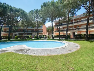 Piscina en o cerca de Mar D´Aro Esc 2 Bajos B
