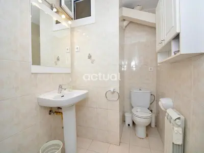 Un baño de Politur F-4