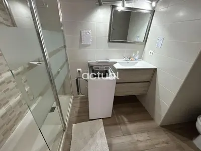 Un baño de Politur F-42