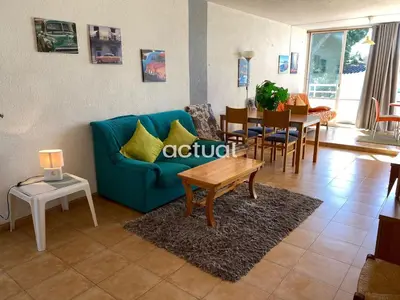 Zona de estar de Politur J-30