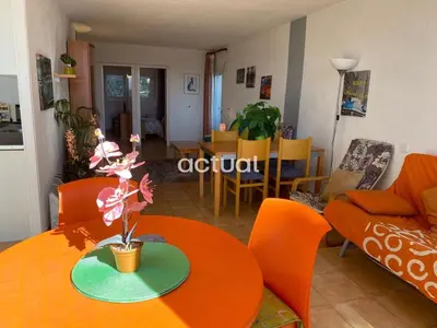 Zona de estar de Politur J-30