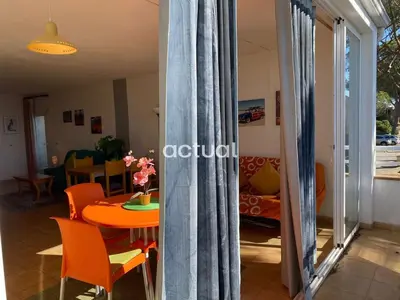 Zona de estar de Politur J-30