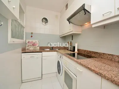 Una cocina o zona de cocina en Politur M-1