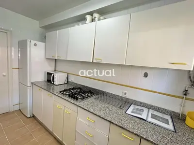 Una cocina o zona de cocina en Residencial S´Agaro Bajos Dcha