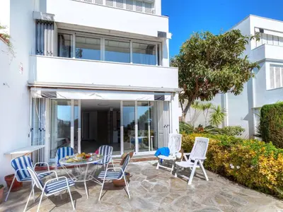 Un balcón o terraza de Apartment Cap Roig by Interhome